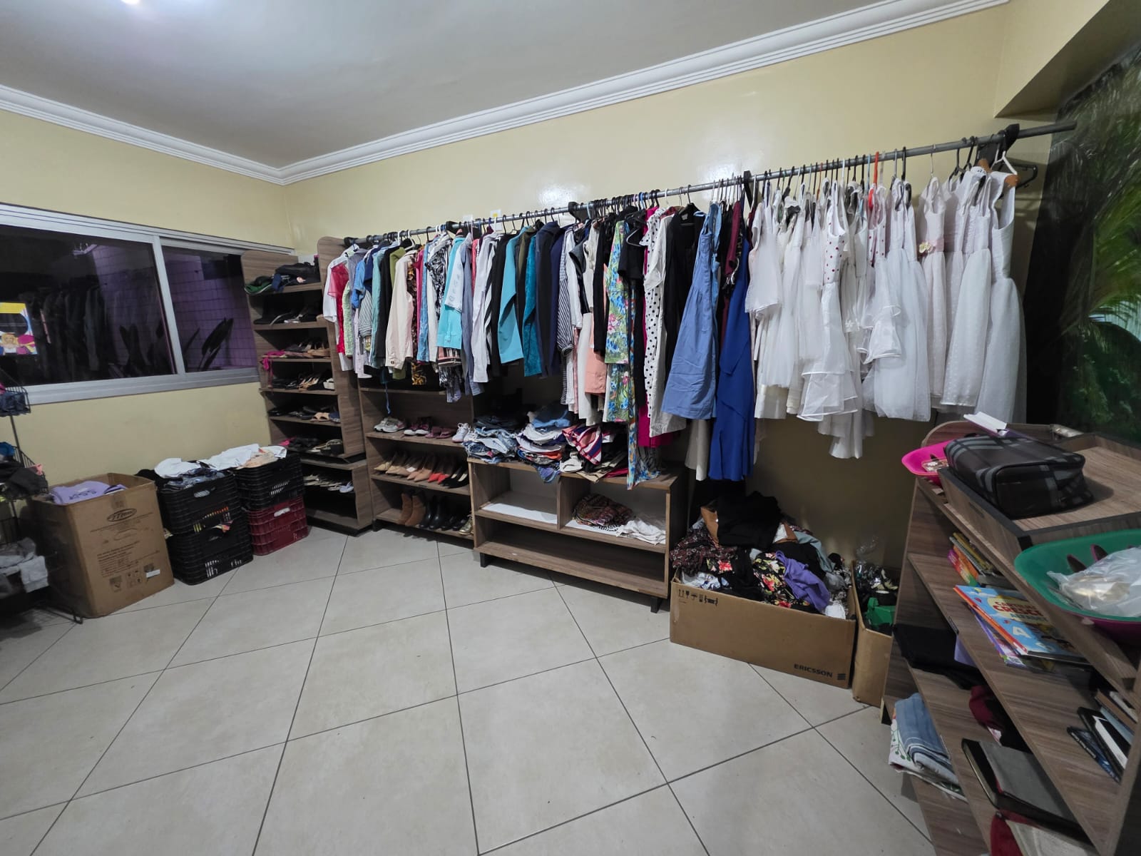 Roupas e calçados no Bazar CAPEC
